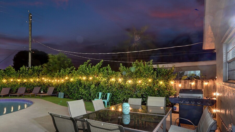 Private Heated Pool & Lovely Home