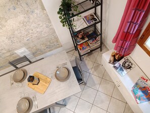 Unclassified image, 4 of 23, button - apt for 6 by the Duomo With ac and Kitchen (Florence)