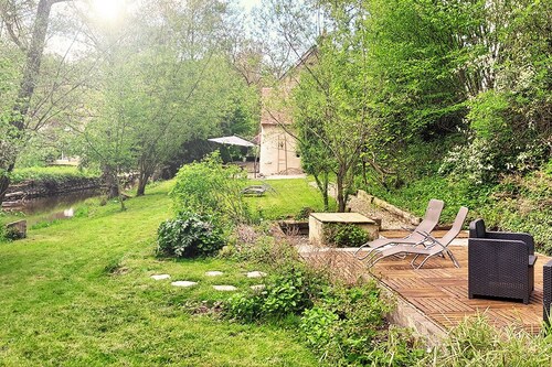 800 meters from the George SAND estate, 18th century cottage on the banks of the INDRE river