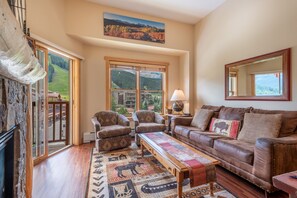 Téléviseur à écran plat, foyer