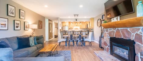 Televisie en een open haard