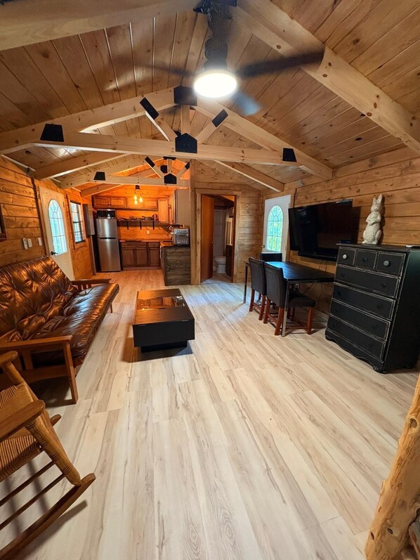 Smart TV, fireplace