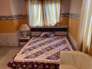 5 camere, ferro/asse da stiro, Wi-Fi (a pagamento)