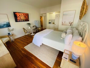 9 bedrooms, iron/ironing board, travel cot, free WiFi - La Tortuga Historic Downtown Pass A Grille St Pete Beach 1 thru 9 (St Pete Beach)