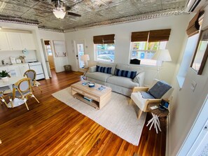 TV - La Tortuga Historic Downtown Pass A Grille St Pete Beach 1 thru 9 (St Pete Beach)