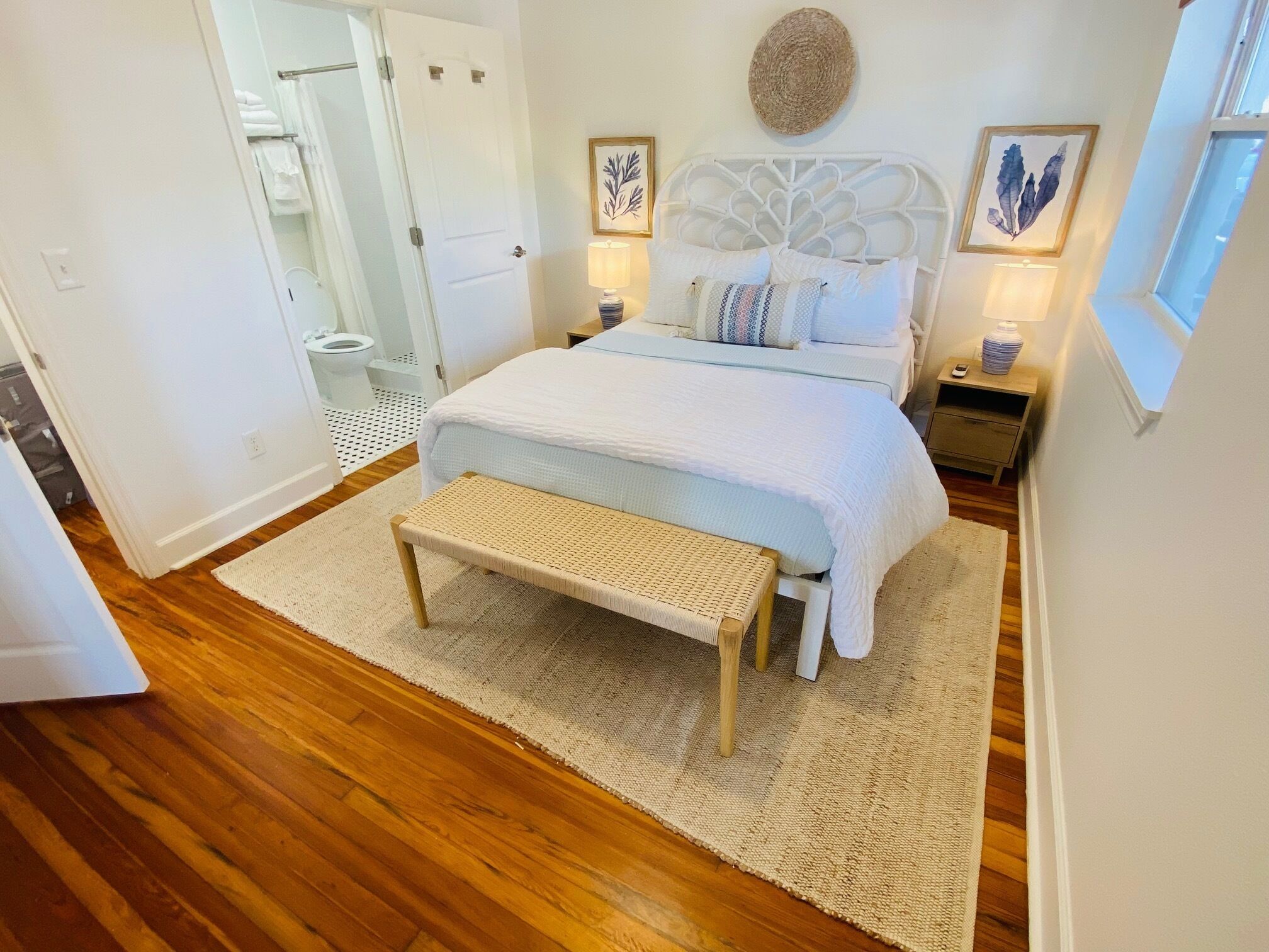 1 chambre, fer et planche à repasser, accès au Wi-Fi (inclus)