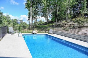 Pool - Barefoot in the Blue Ridge (Hayesville)