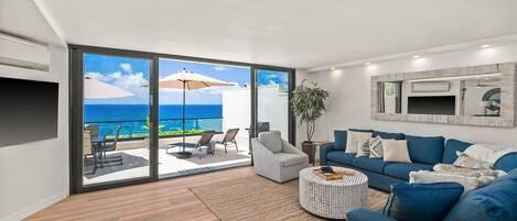 Una Smart TV, un reproductor estéreo