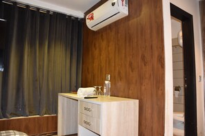 Shower - Luxary Apartment (Lahore)