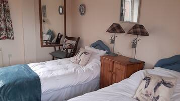 2 bedrooms, iron/ironing board, WiFi, bed sheets