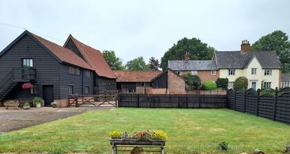 Gorgeous 2 bedroom Barn, Pet friendly, close to Halesworth