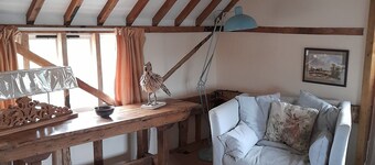 Gorgeous 2 bedroom Barn, Pet friendly, close to Halesworth