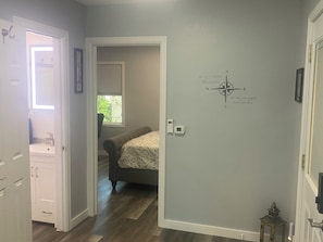 1 quarto, escrivaninha, ferros/tábuas de passar roupa, Wi-Fi de cortesia