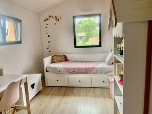 4 bedrooms, iron/ironing board, travel cot, free WiFi