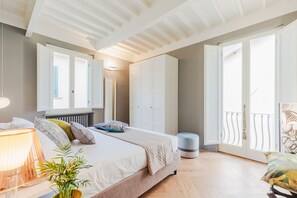 2 Schlafzimmer, Bügeleisen/Bügelbrett