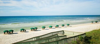 Gulfside Rosemary "Freedom Carriage House" |Studio |Sleeps 4 | 2 Bikes