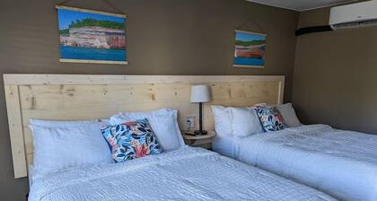 The Greenland Motel - Room No. 7