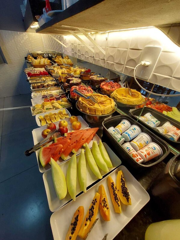 Free daily buffet breakfast