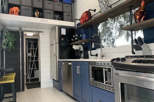 Refrigerador, microondas, horno, placa de cocina