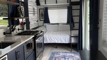 2 soverom, wi-fi (inkludert) og sengetøy