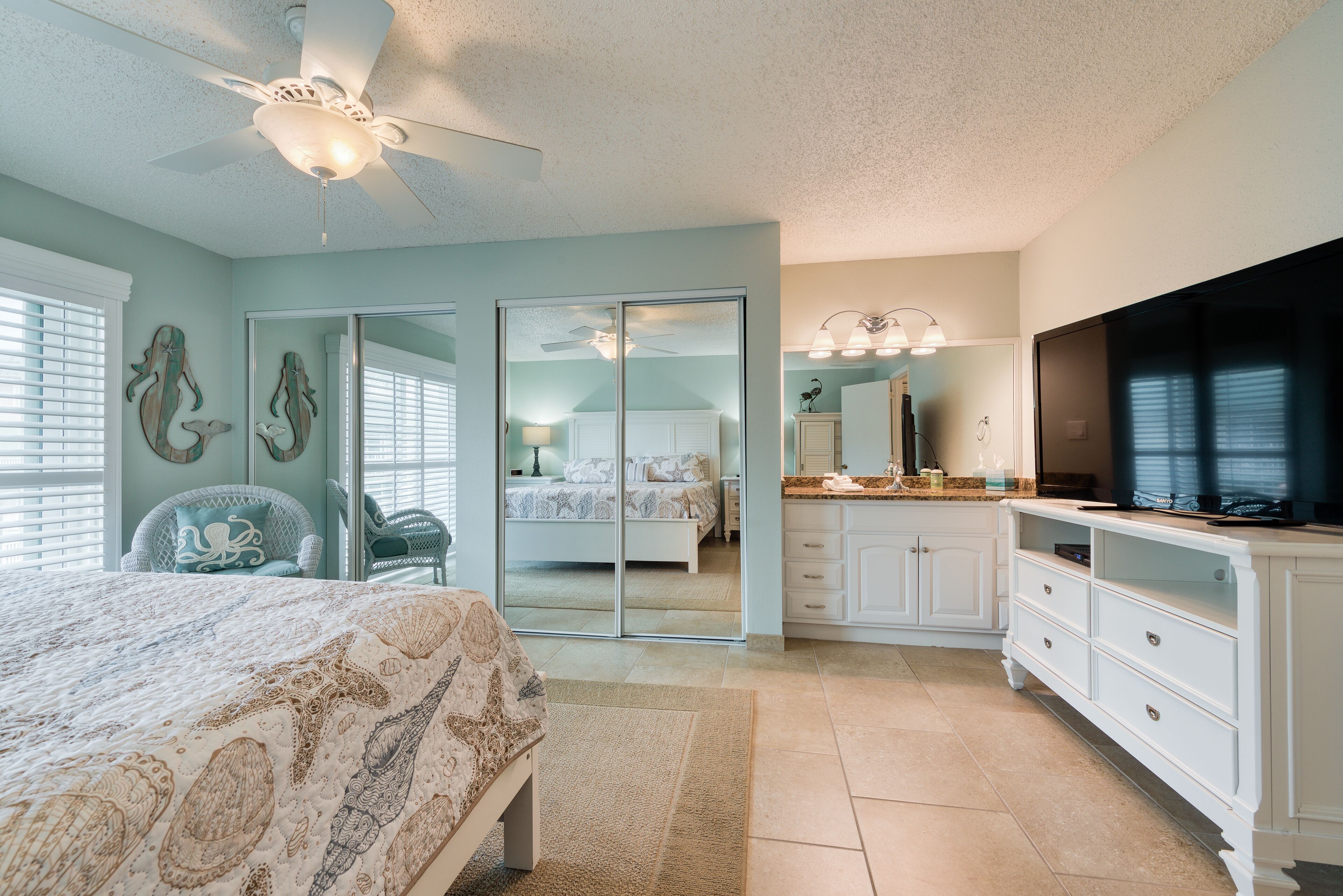 2 bedrooms, iron/ironing board, travel cot, free WiFi