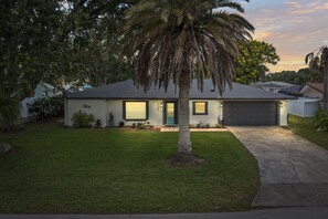 Exterior - Remodeled Crystal River Waterfront Home with Heated Pool (Crystal River)