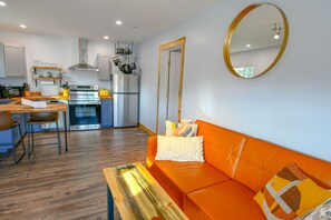 Deluxe Suite, 1 Bedroom, Accessible, Kitchen