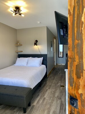 1 bedroom, premium bedding, down comforters, individually decorated - The Darmont Hotel and Suites (Darby)