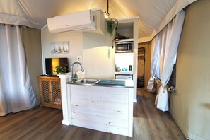 Fridge, microwave, coffee/tea maker, toaster - Premium Suite 1 -  Safari Tent  - Private Deck/Hot Tub (Marble Falls)