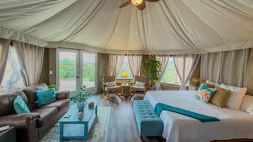 1 bedroom, desk, free WiFi, bed sheets