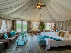 1 bedroom, desk, free WiFi, bed sheets - Premium Suite 1 -  Safari Tent  - Private Deck/Hot Tub (Marble Falls)