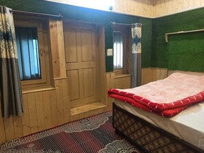 2 bedrooms, iron/ironing board