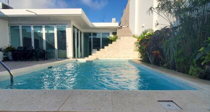 5 minutes to Playaman Beach! Romantic beach villa with pool/jacuzzi!