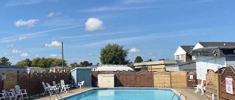 屋外プール、温水プール