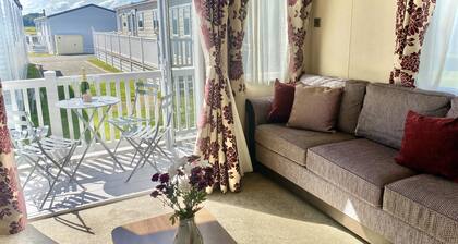 Winchelsea Coastal Holiday Home Close to Pool & Beach