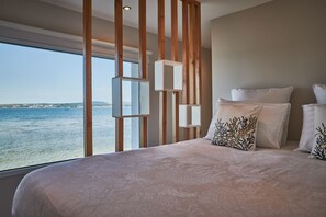 3 chambres, bureau, fer et planche à repasser, lit parapluie