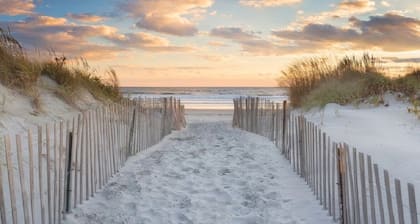 Walk to the Beach - Serene Coastal Country Cottage