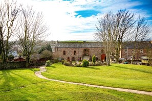 Property grounds - Converted Barn in Eden Valley, close access to Lake District (Long Marton)