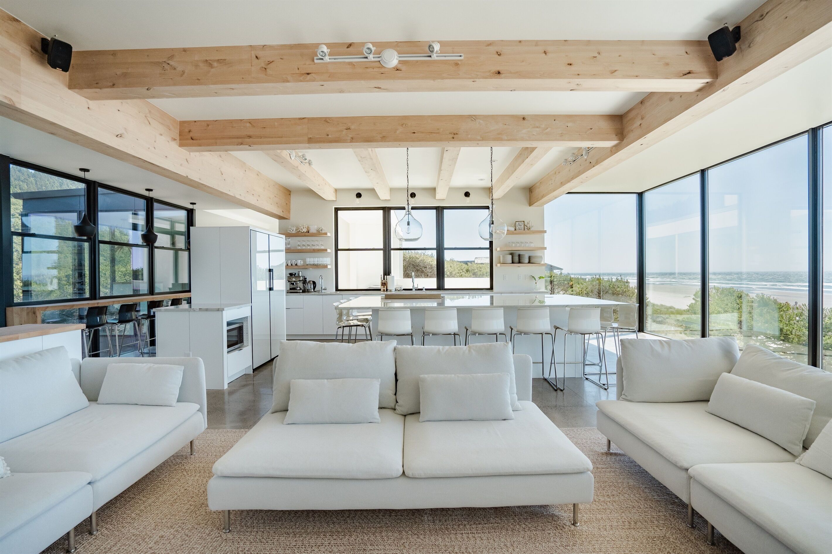 Smart TV, videojuegos, reproductor de DVD y libros 