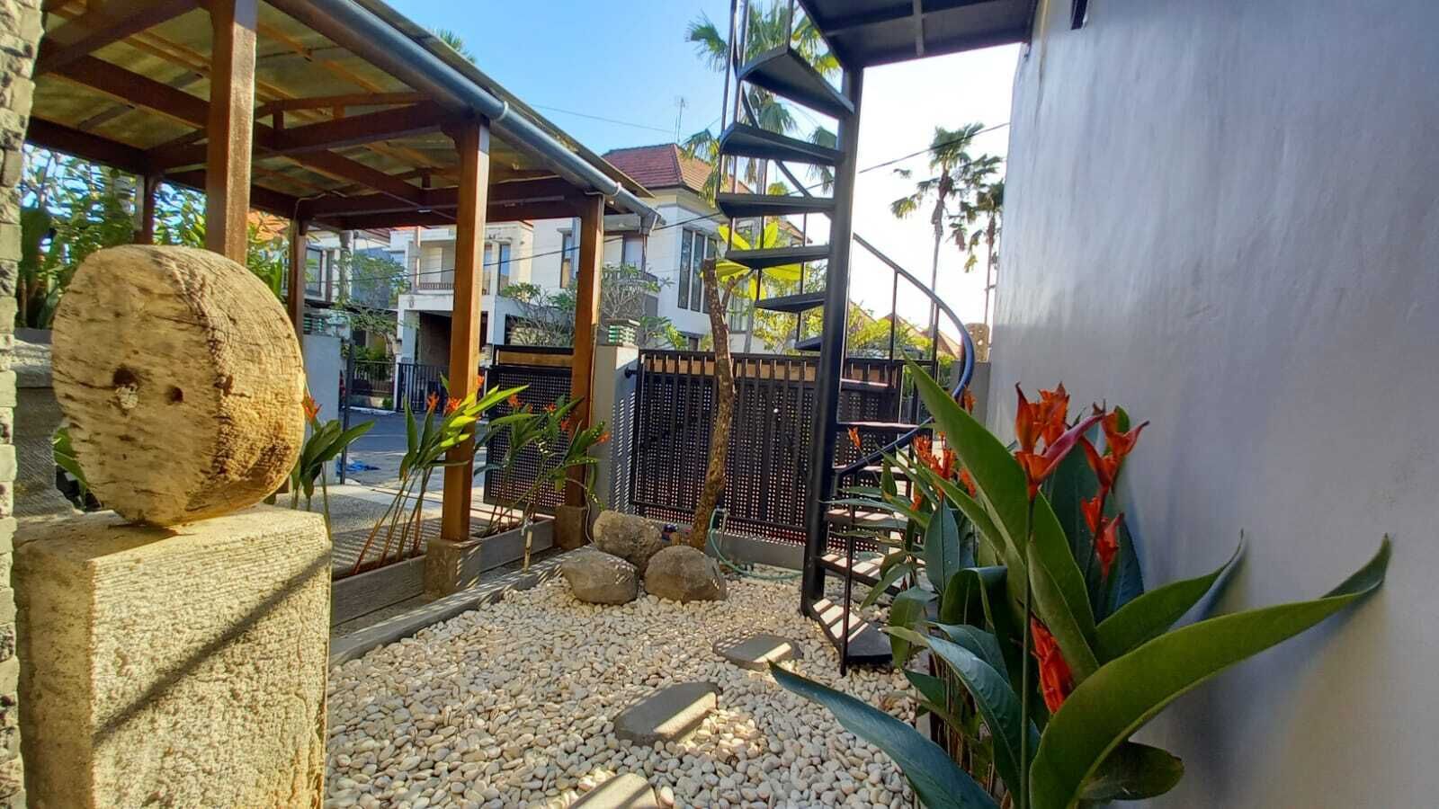 المنطقة المحيطة بالمنشأة