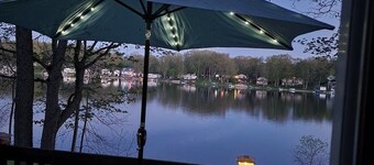 Remodeled 3BR 2BA Beachfront Cottage, Pet Friendly. All-Sports Lakefront