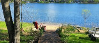 Remodeled 3BR 2BA Beachfront Cottage, Pet Friendly. All-Sports Lakefront