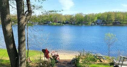 Remodeled 3BR 2BA Beachfront Cottage, Pet Friendly. All-Sports Lakefront