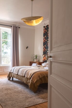 Chambre Double Élite | Matelas mémoire de forme, décoration personnalisée