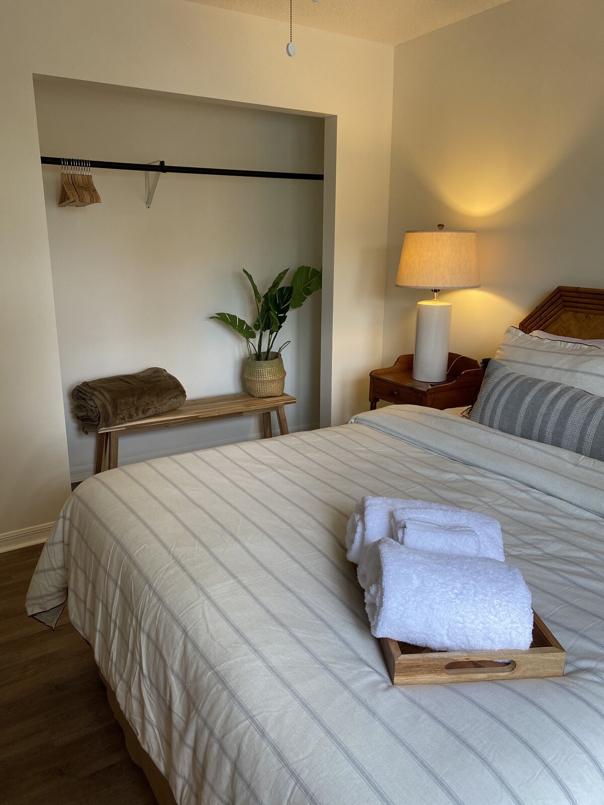 Photo 7 of Luxury Sunset, Marsh View, New Remodel, Easy Walk To Old Town #B