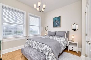 Bureau, fer et planche à repasser, Wi-Fi gratuit, draps fournis