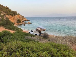 Beach - Camper , motor home , Land Rover 110, I love hotels in landy edge (Agios Vasileios ,Patras)
