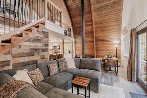 Living area - 78MBR - Wood Stove - WiFi - Pets Ok - BBQ - Sleeps 6 by RedAwning (Glacier)