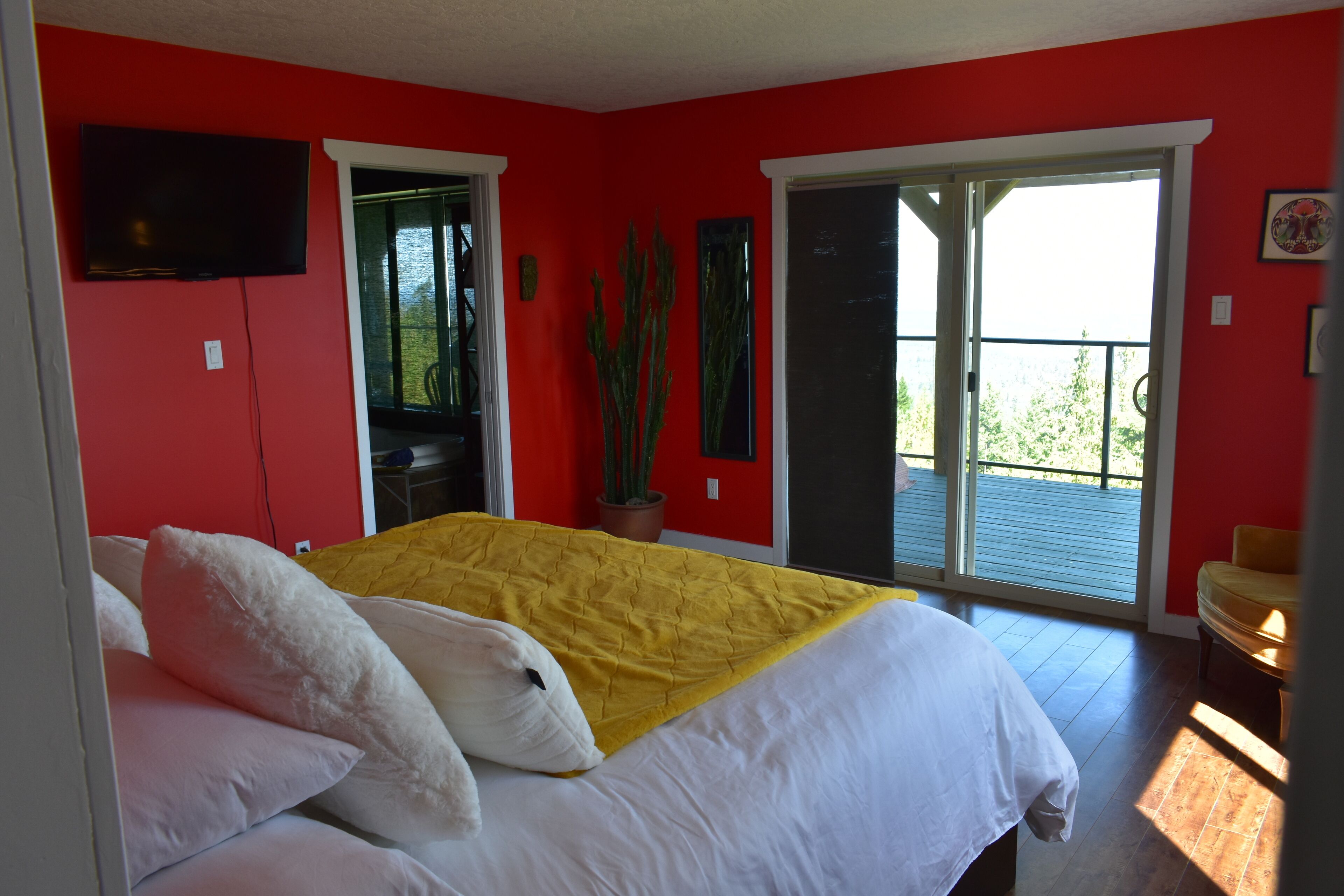 3 室のベッドルーム、アイロン / アイロン台、WiFi (無料)、ベッドシーツ