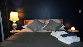 3 bedrooms, iron/ironing board, free WiFi, bed sheets